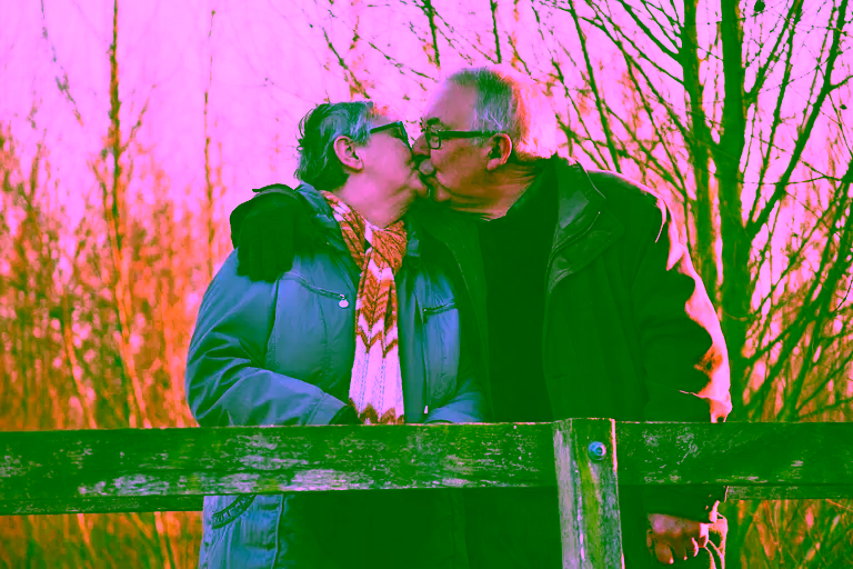 10 creative anniversary gifts for long-married couples